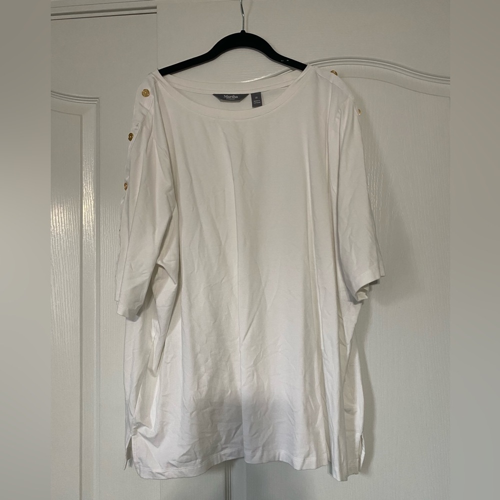 Martha Stewart White Top with Gold Button Accents Women’s Size 3X